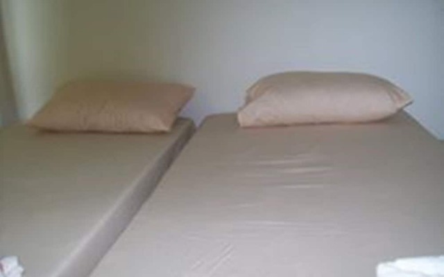 Charm Guest House - Hostel