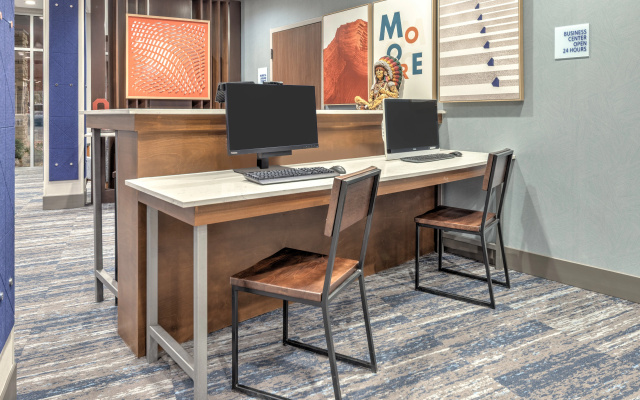 Holiday Inn Express & Suites Moore by IHG