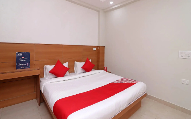 OYO 28087 Hotel Aerosky