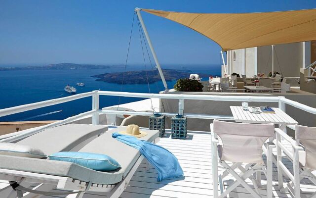 Blue Dolphins Apartments & Suites