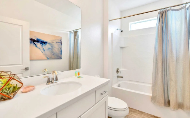 Upstay - Movie Mansion w Cinema-pool Hot Tub-games