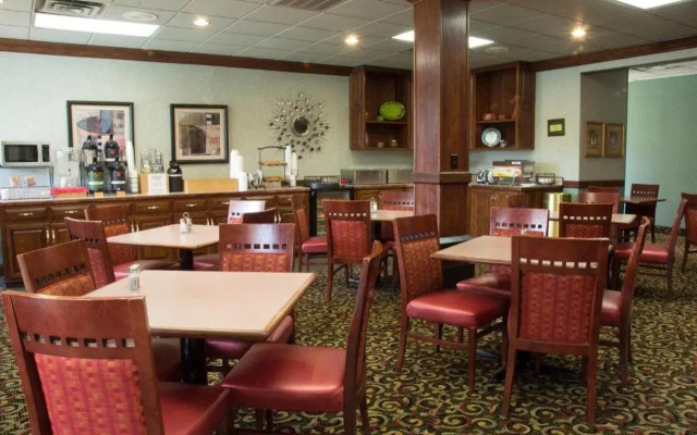 Days Inn by Wyndham Pittsburg KS