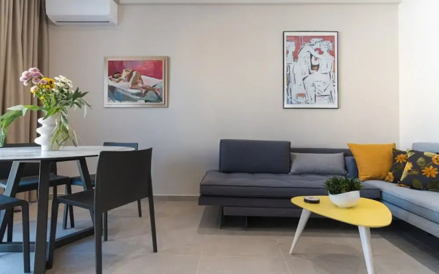 Charming Minimal apt in the Center of Glyfada