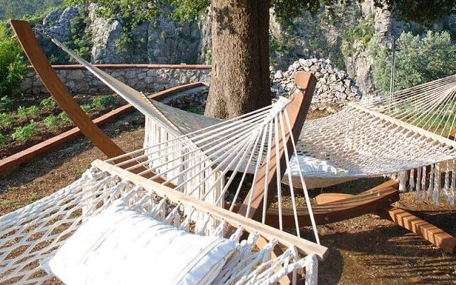 Dionysos Hotel