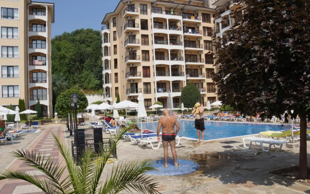 Apart-Hotel "Bendita-Mare"