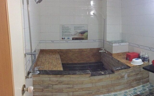 Goodstay V Spa Motel