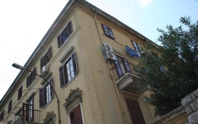 Apartments with WiFi Rijeka - 18659