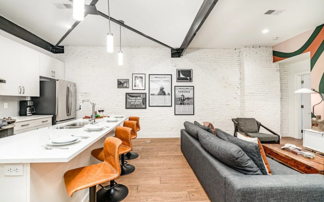 The Saddlery - Mic Drop - Walk to Broadway