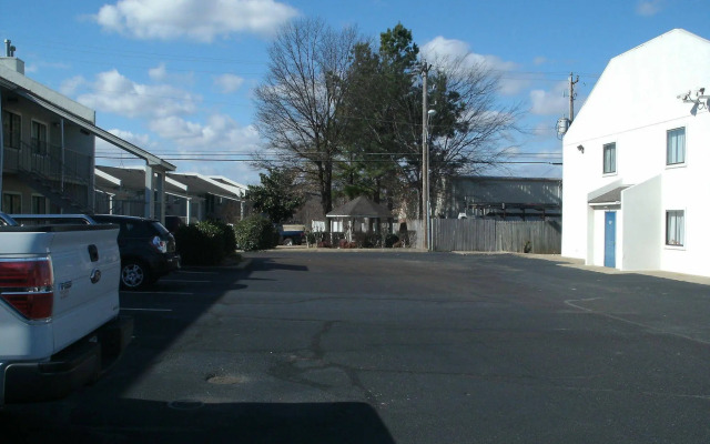 The Admiralty Suites & Inn Memphis Millington