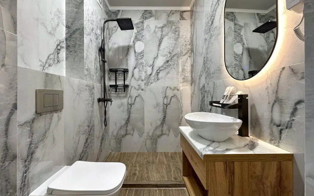 Boutique Hotel 108 (Бутик 108)