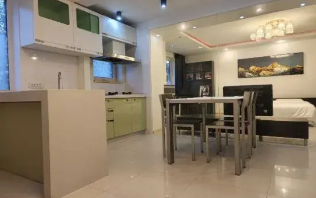 Banshan Hot Spring Homestay (Jingyuetan Subway Station Branch)