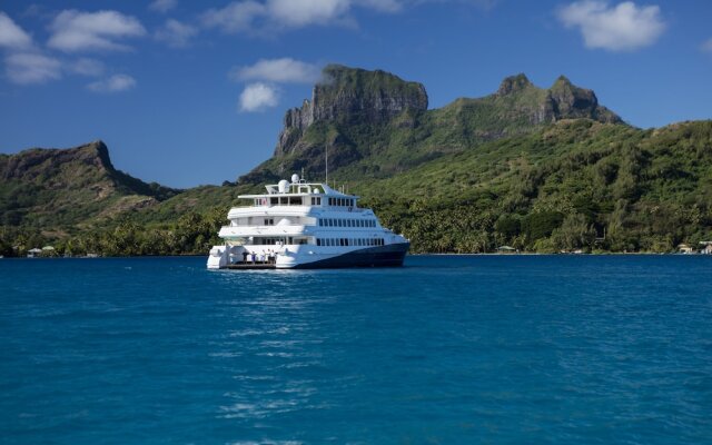 Haumana Cruises - Bora-Bora to Taha'a (Monday to Thursday)