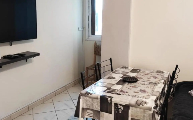 Bright whole apartment 500 meters from the center