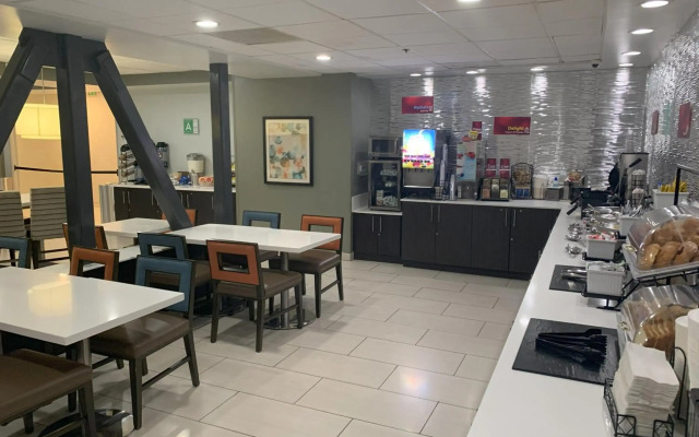 Best Western Plus Commerce Hotel