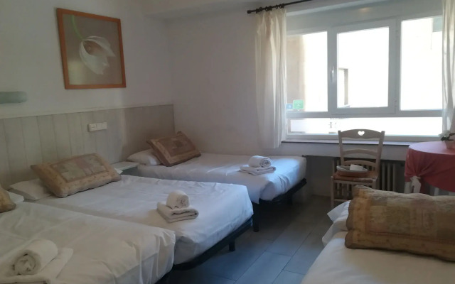 Hostal Albero by gaiarooms