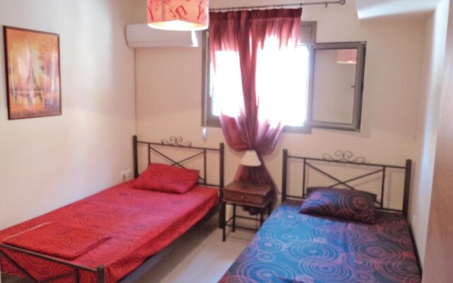 Nice Home in Xyropigado With 4 Bedrooms, Wifi and Outdoor Swimming Pool