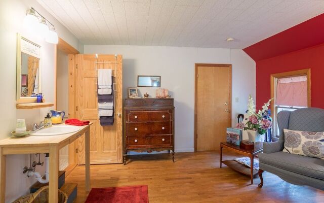 The Cottonwood Inn B&B