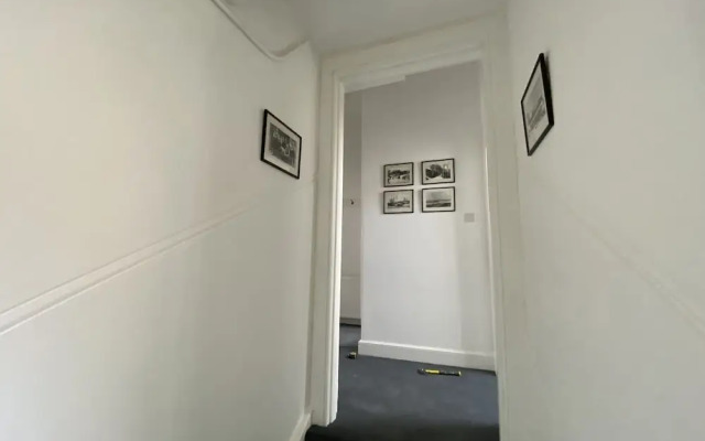 Impeccable 1-bed Apartment Perth a Home From Home