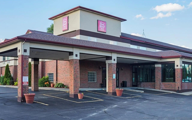 Red Roof Inn & Suites Lake Orion/ Auburn Hills