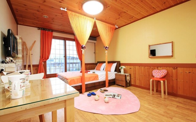 Lake Scenery Pension