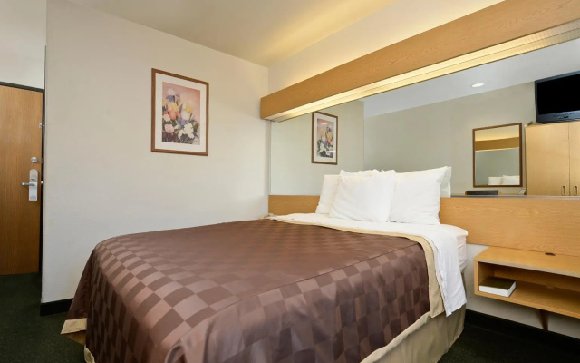 Americas Best Value Inn & Suites Ada