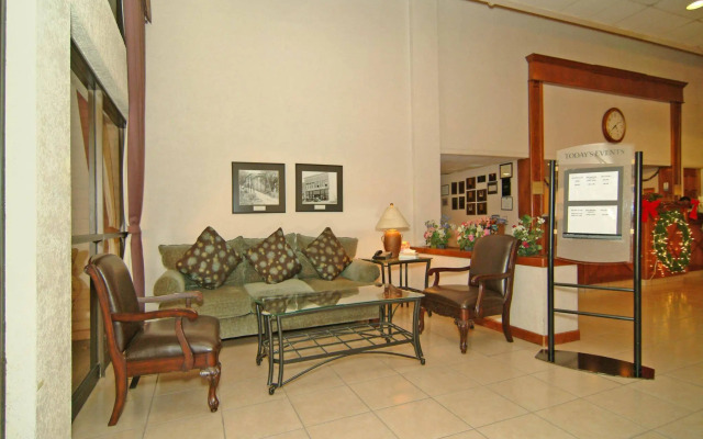 Red Lion Hotel Farmington