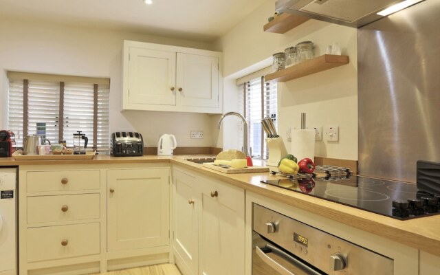 Stylish Holiday Home in Snape With Garden