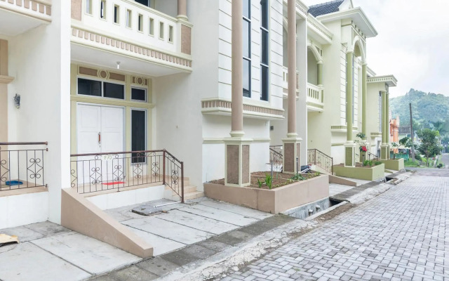 OYO 2950 Grand Suites Palace