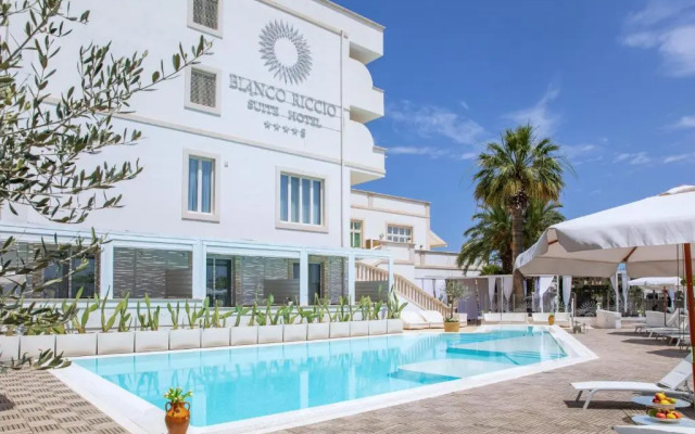 Bianco Riccio Suite Hotel