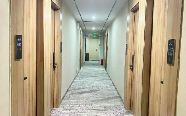 Oscar Apartments