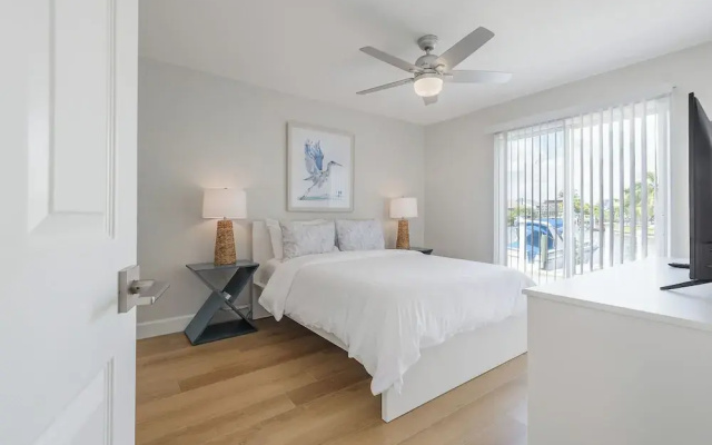Updated Waterfront Condo in Apollo Beach 1572