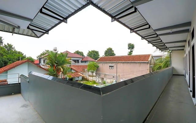 OYO 3187 Kost Putri Bu Chris