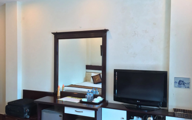 Maris Boutique Hotel – Guest Rooms – Ha Long