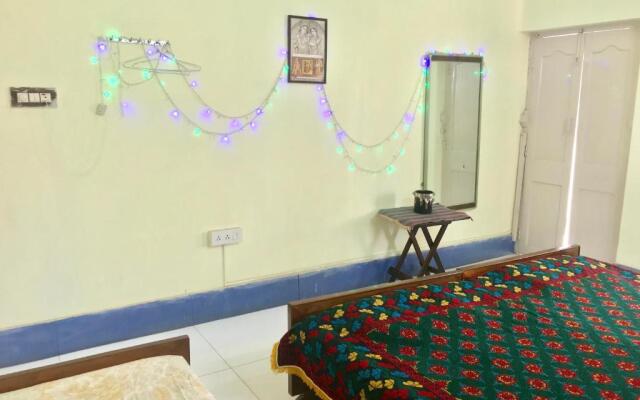 Furnished apt w. 2 bed rooms in New Alipore