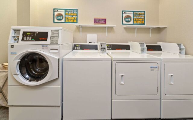 Home2 Suites by Hilton Newark Airport