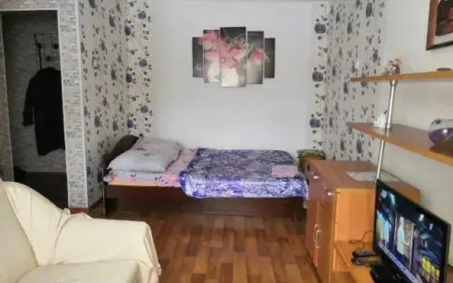 Desyatinnaya 4 Apartment