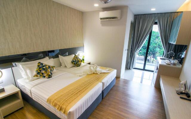 Tropical Villa Service Suite