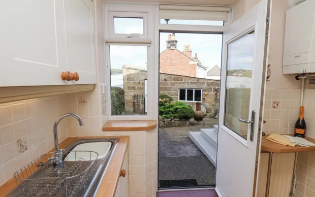 Maypole Cottage