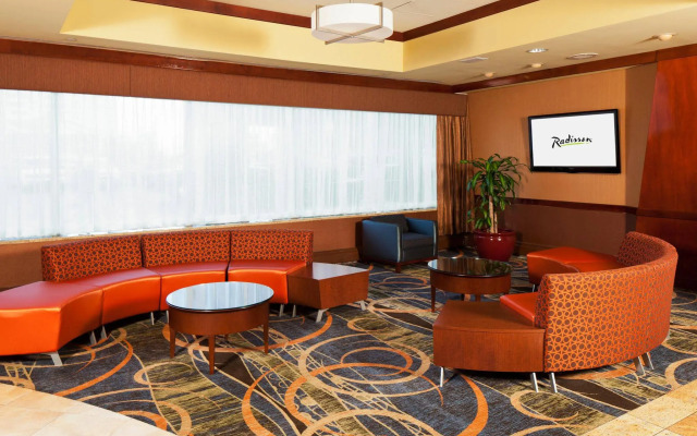 Отель Doubletree By Hilton New York Jfk Airport