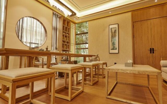 Nanhua Xingyang Garden Hotel