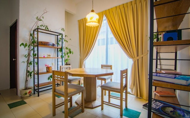 Cameron Highlands Bungalow (Pine Cottage) – Guest Rooms – Brinchang