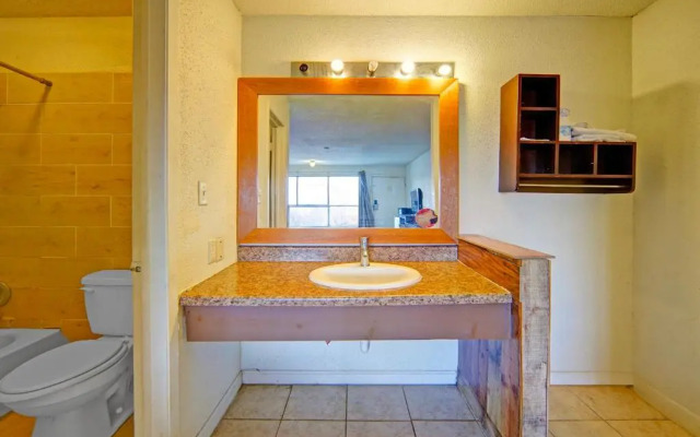 Sunset Inn by Hotel O Flatonia I - 10