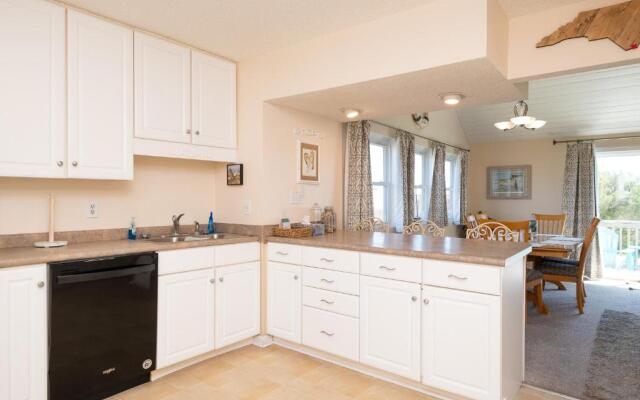 Apt Not by Oak Island Accommodations