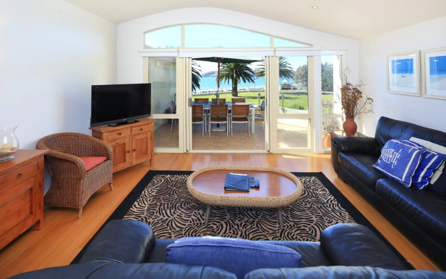 Onetangi Beach Apartments