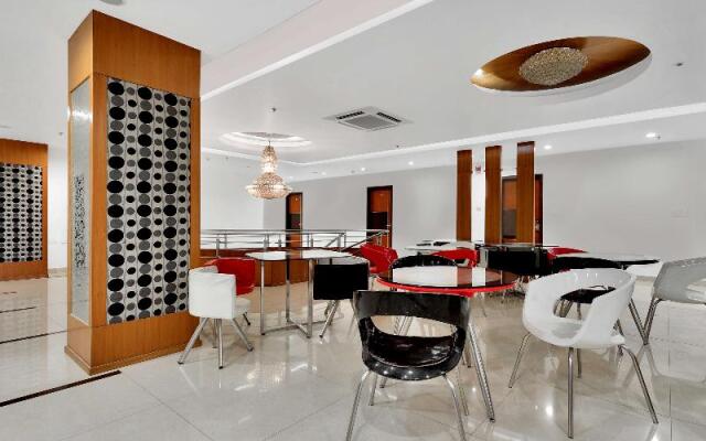 Capital O 12384 Hotel Rudra Grand