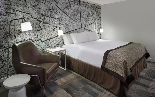 Coast Canmore Hotel & Conference Centre