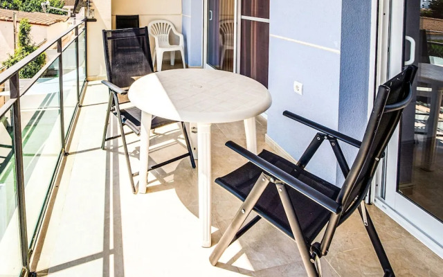 Comfortable Apartment Near the Sea