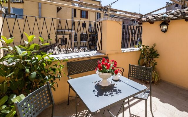 Roof Terrace Coppelle Pantheon