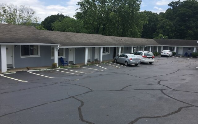 Hilltop Inn