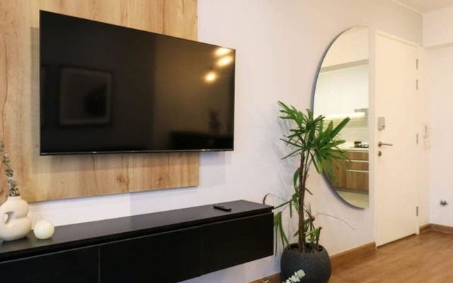 w Great 2BR With Balcony Miraflores